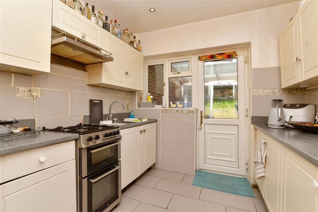 Property photo 3 of 15 Kitchen