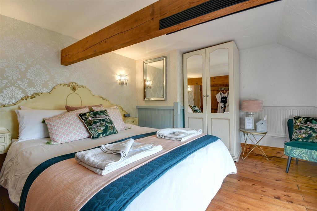 Property photo 3 of 45 Bedroom One 'the Nook'