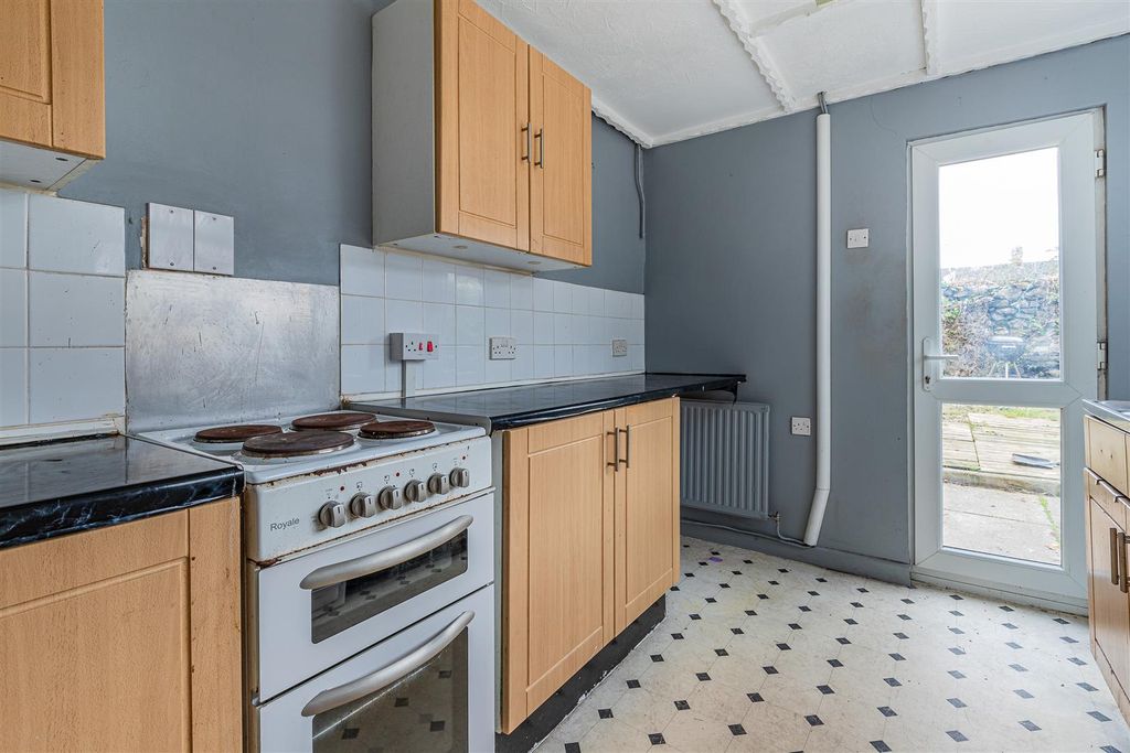 Property photo 3 of 15 188-9.Jpg