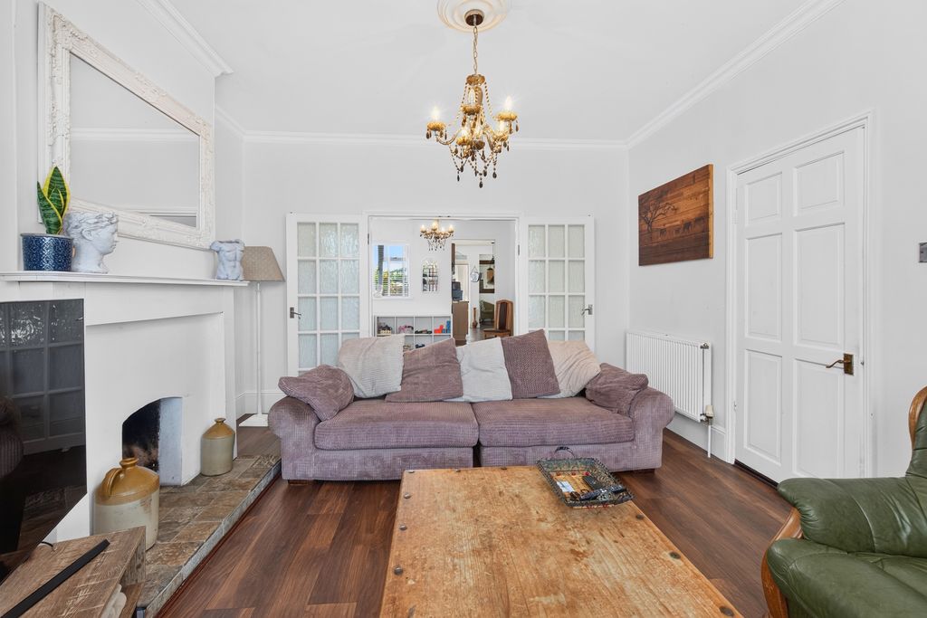 Property photo 3 of 27 A6702177