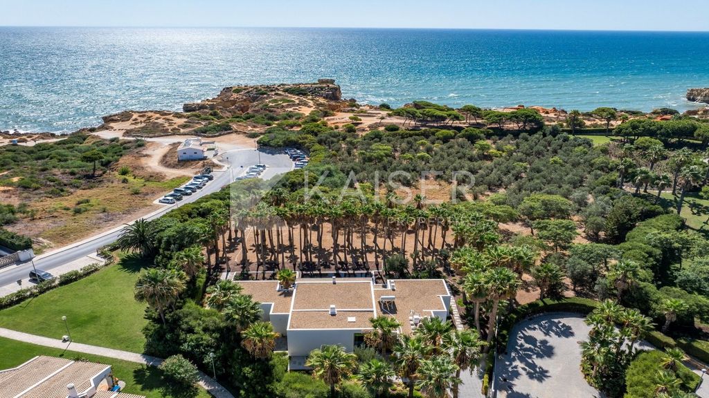 Property photo 1 of 29 South-Facing Frontline Villa With Heated Pool, Jacuzzi, Total Privacy And Walking Distance To The Beach