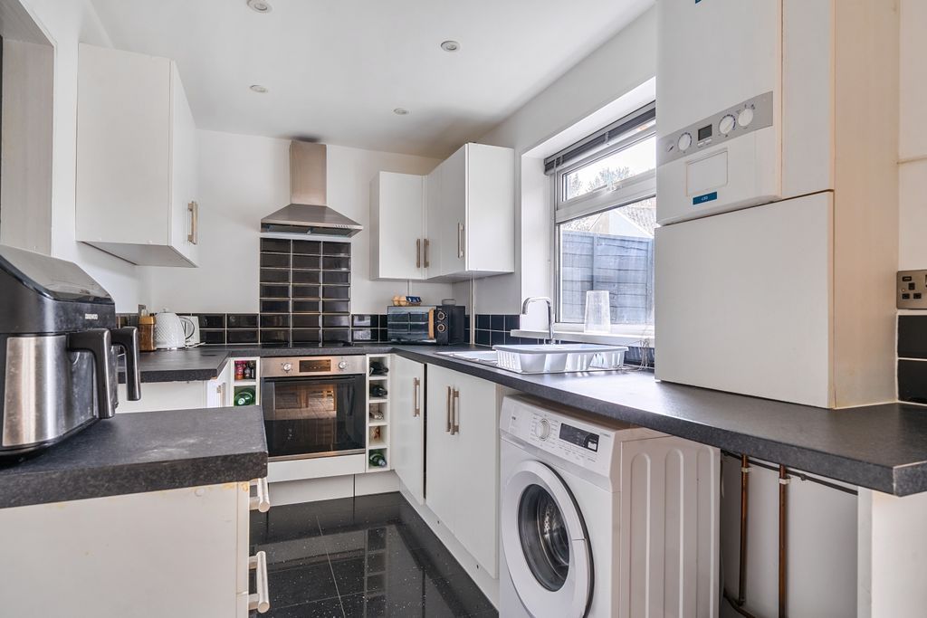 Property photo 3 of 24 9-6Aac0A5B36Ef3-1520383-1A0B007Ac04ba-32-8-1