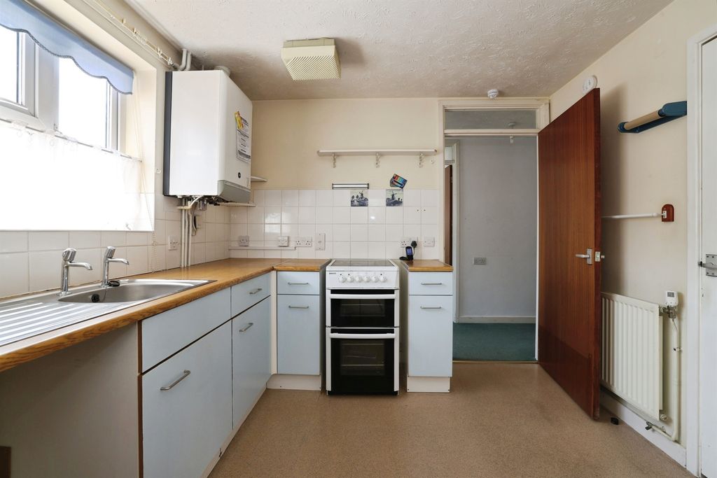 Property photo 2 of 11
