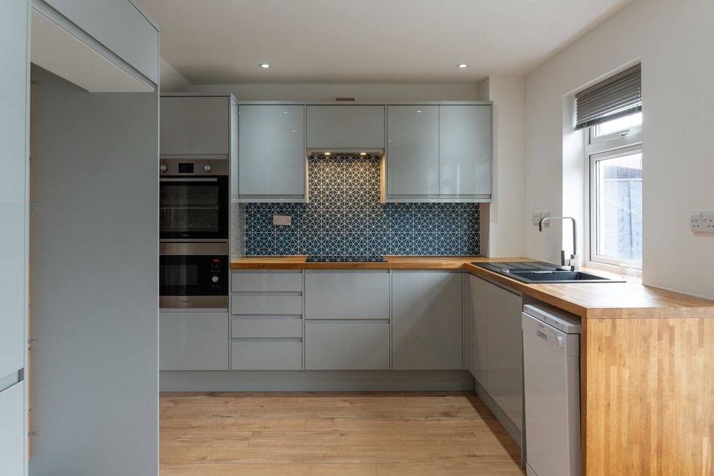 Property photo 2 of 25 Cormorant Way-8