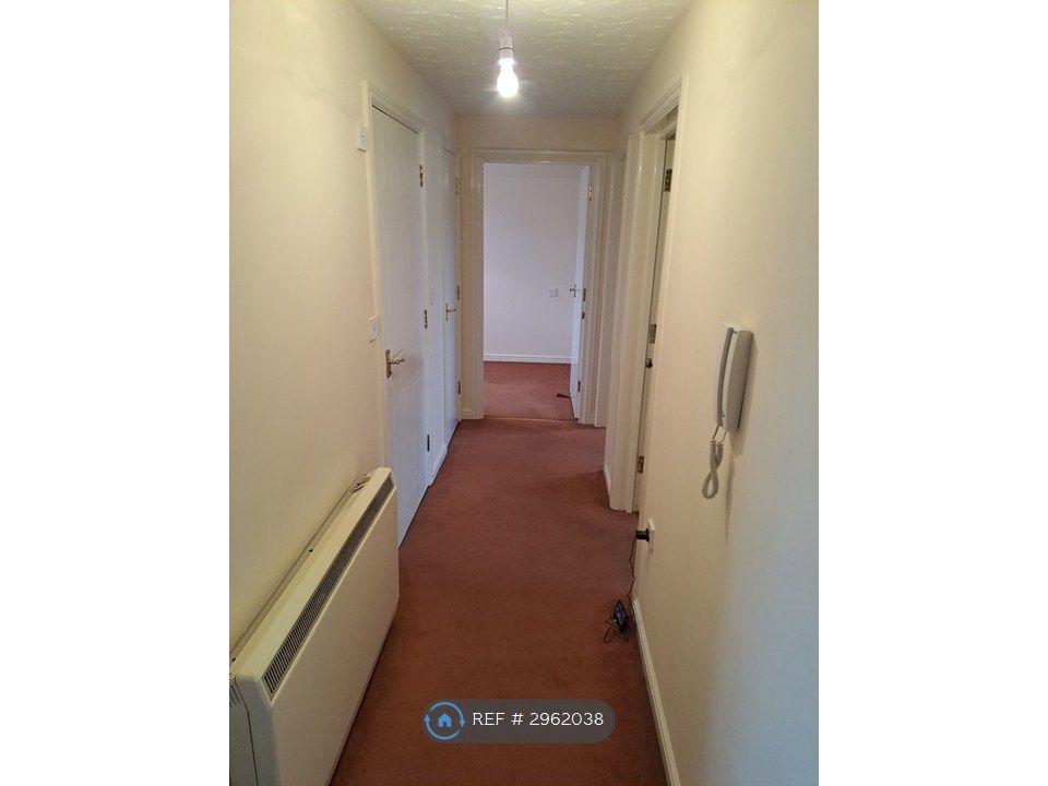 Property photo 2 of 23 Corridor