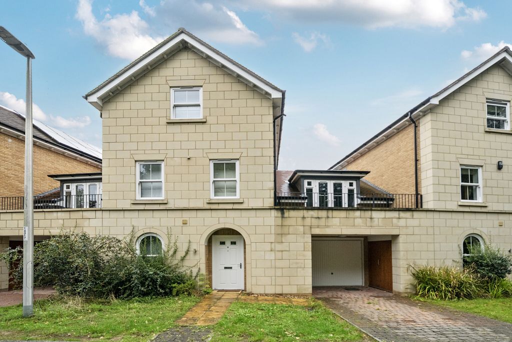 Property photo 1 of 17 1354315-27-68c1Ea...