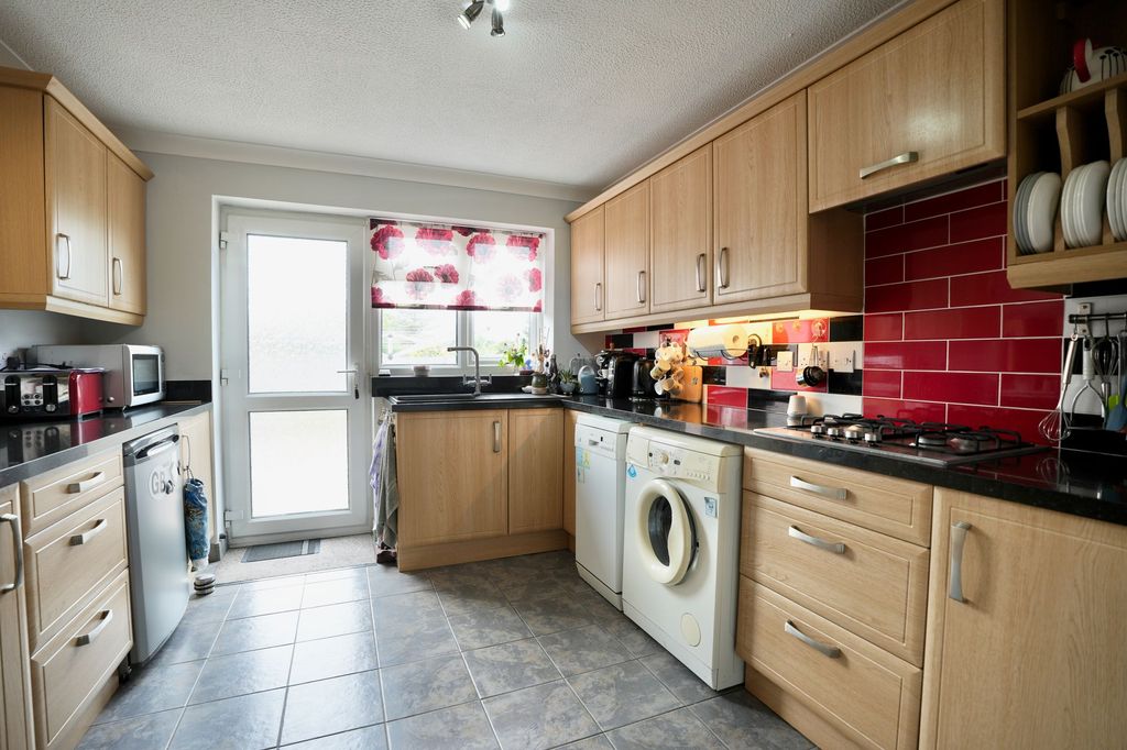 Property photo 3 of 19