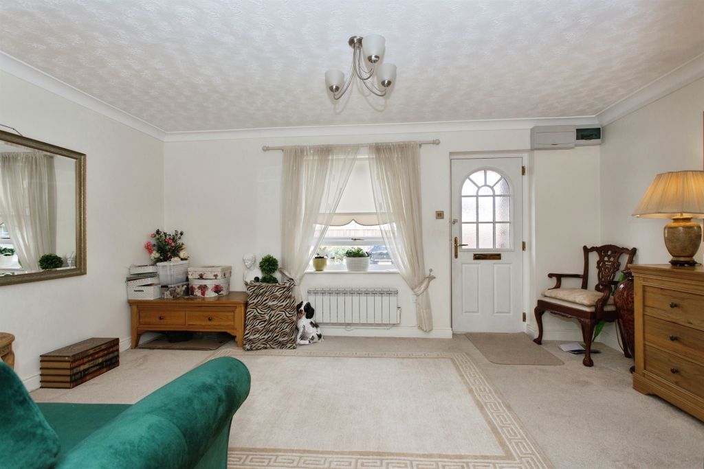 Property photo 2 of 8
