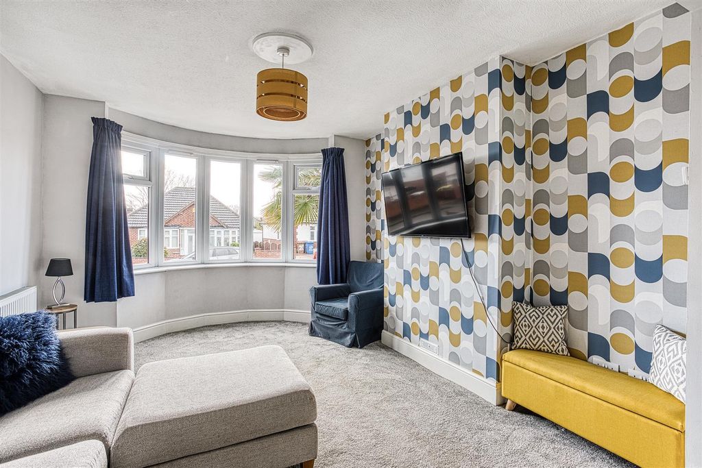 Property photo 2 of 23