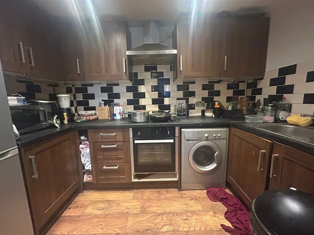 Property photo 3 of 8