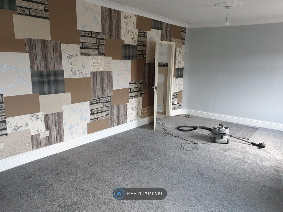 Property photo 3 of 10 Lounge