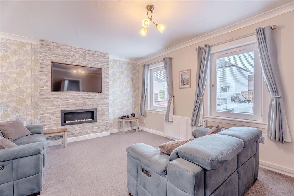 Property photo 3 of 32 52Hillhouse-26.Jpg