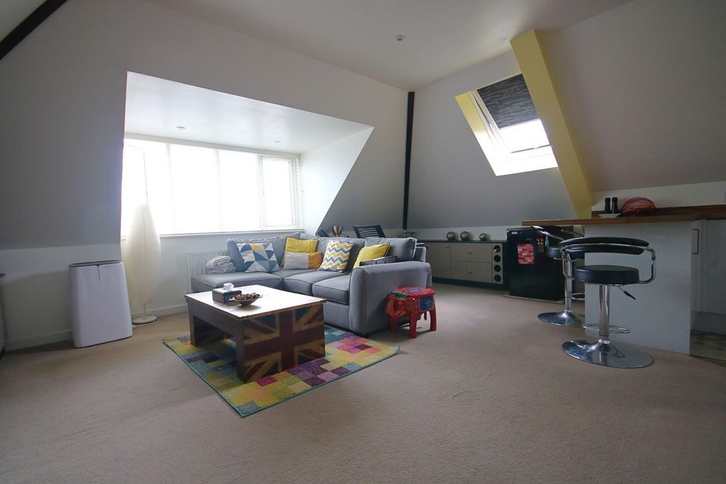 Property photo 2 of 14 liv2 (3).Jpg