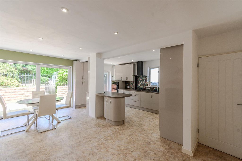 Property photo 3 of 25 Kitchen/Dining/Sitting Room