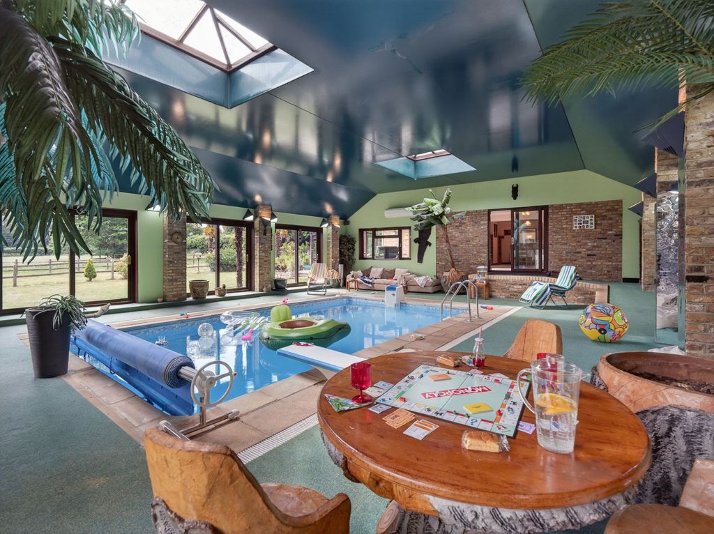 Property photo 3 of 37 Indoor Swimming Pool