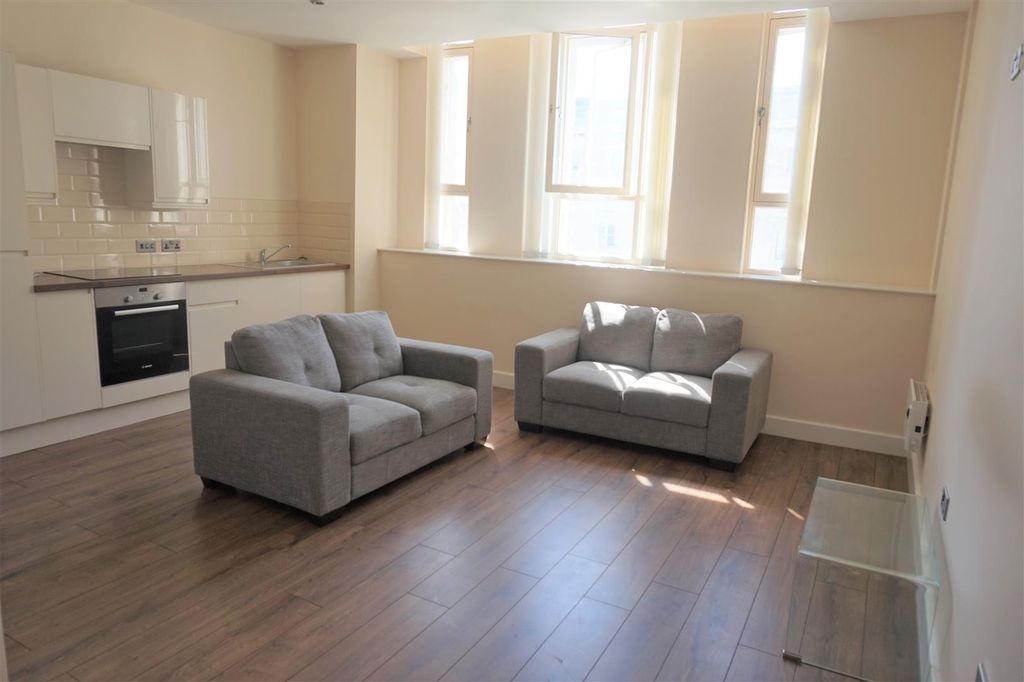 Property photo 3 of 6 Living Room