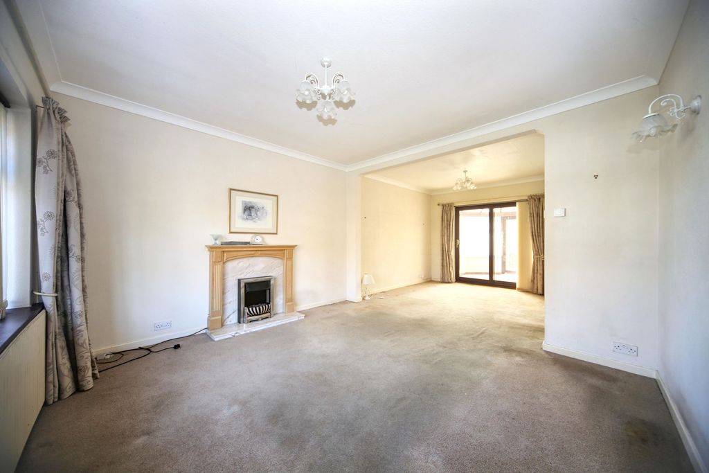 Property photo 2 of 23