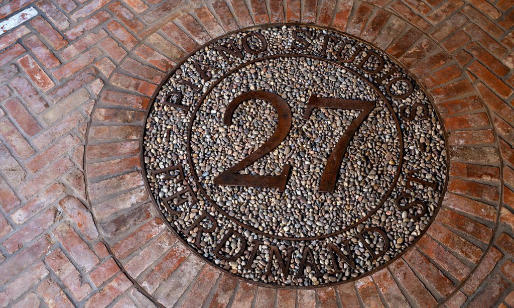 Property photo 2 of 6 Image