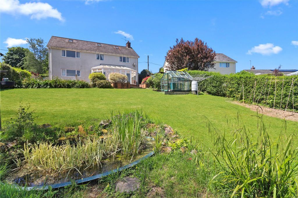 Property photo 2 of 27 Picture No. 48