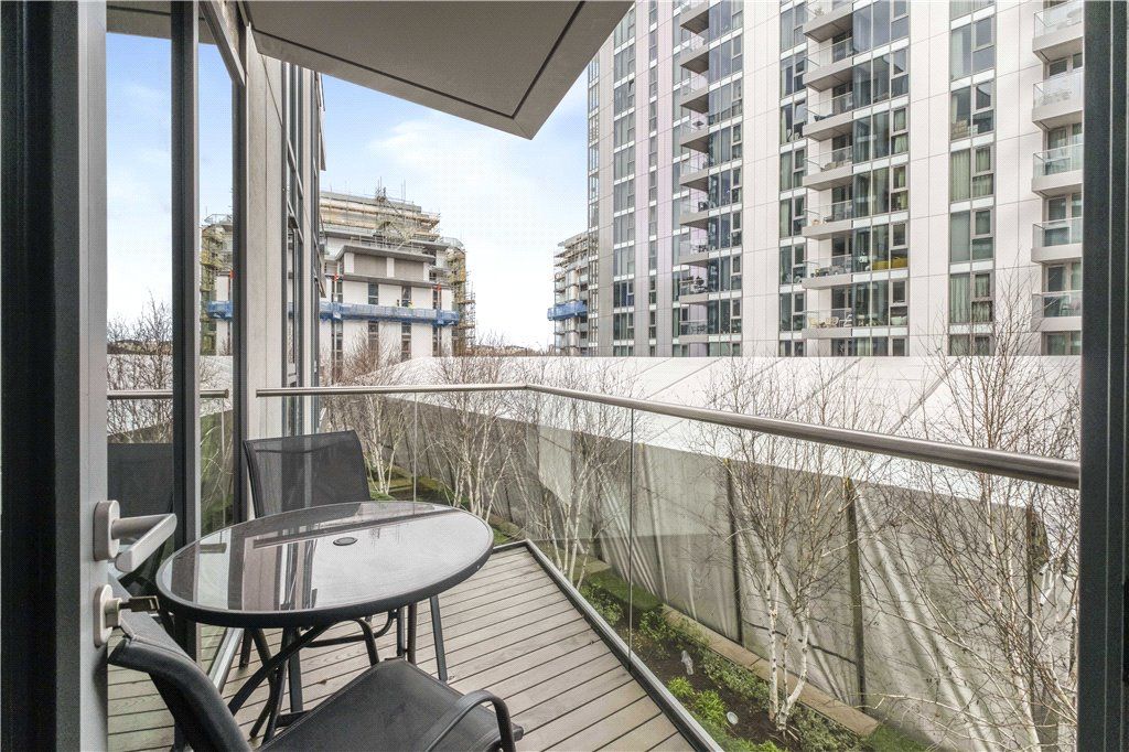 Property photo 3 of 23 Balcony