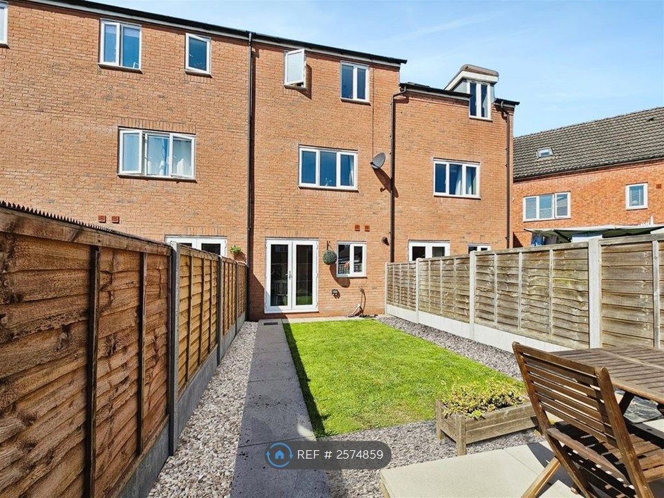 Property photo 2 of 25