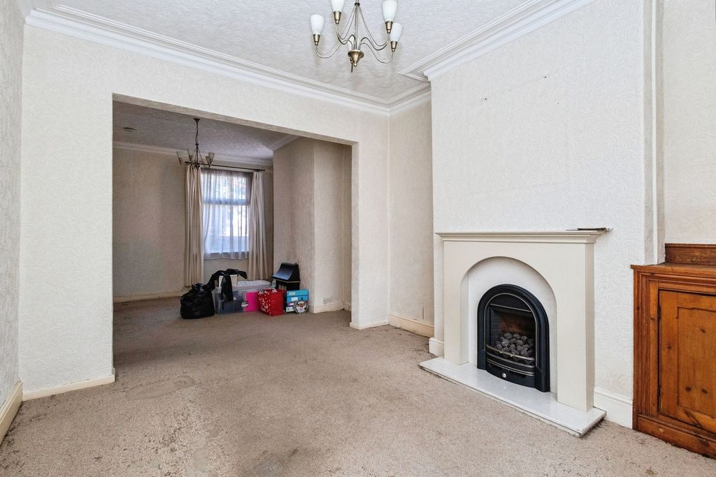 Property photo 3 of 17 Photo
