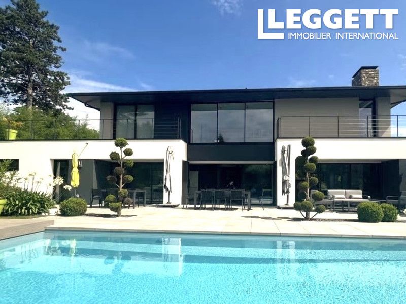 Property photo 2 of 10