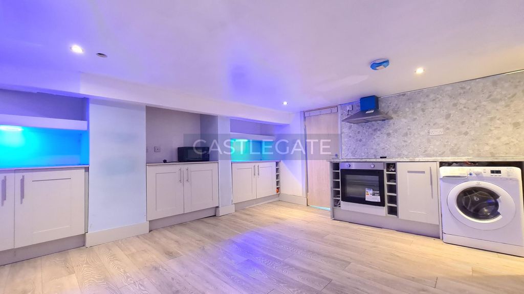 Property photo 1 of 5 3A May Street, Crosland Moor, Huddersfield, HD4 5Dh (2)