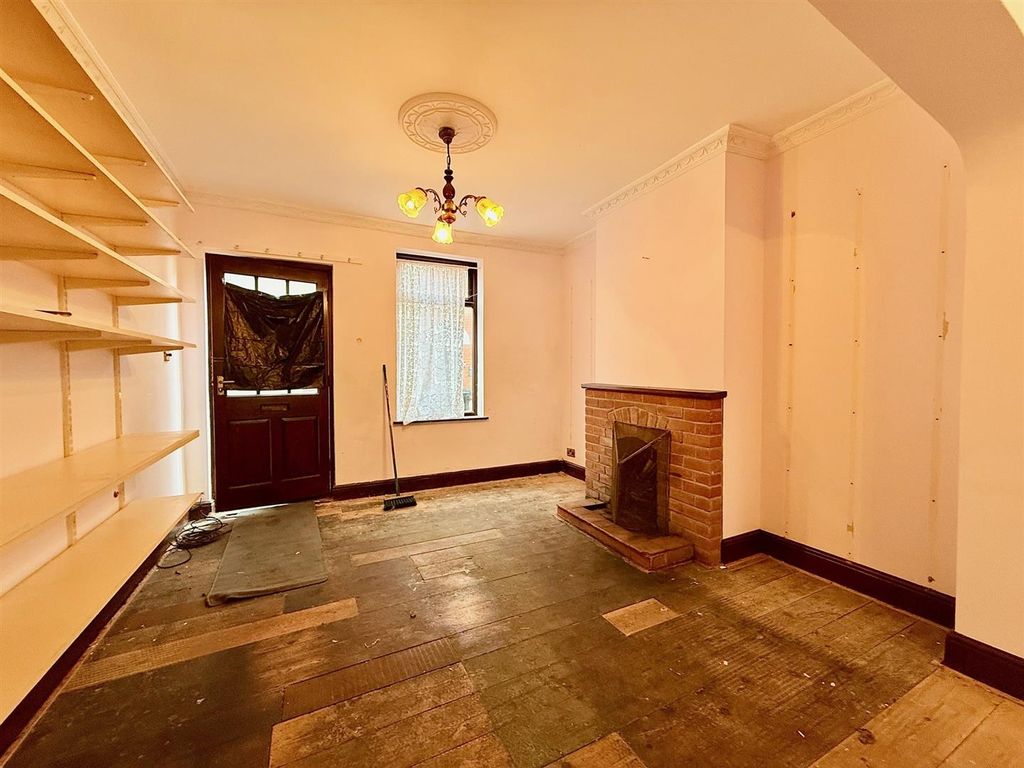 Property photo 3 of 7 Lounge