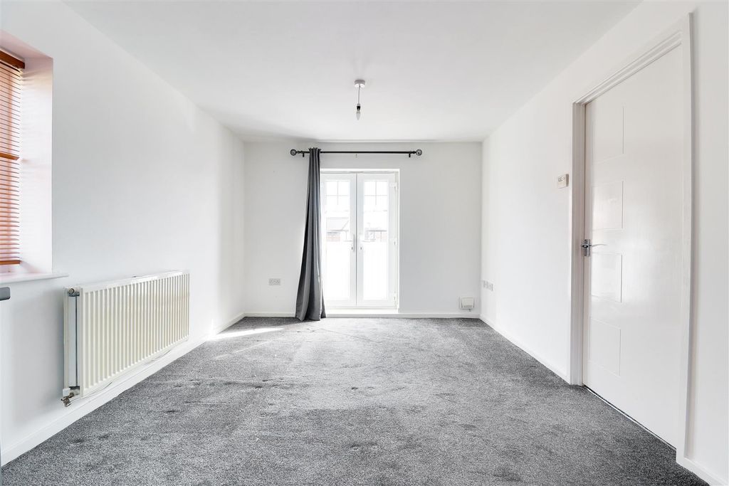 Property photo 3 of 5 Img_7470-Img_7472.Jpg