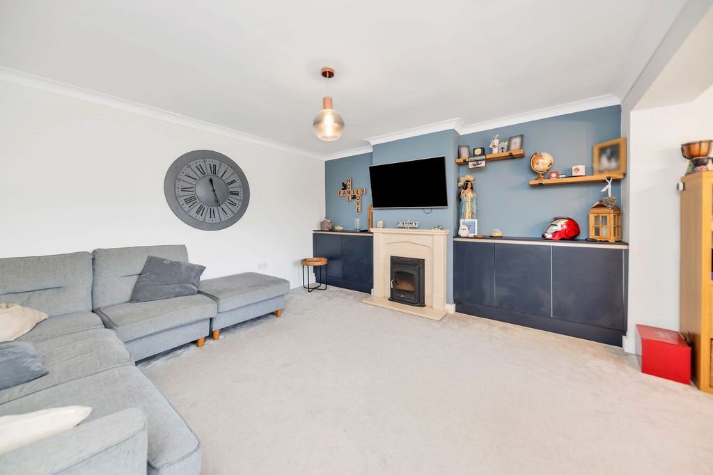 Property photo 2 of 29