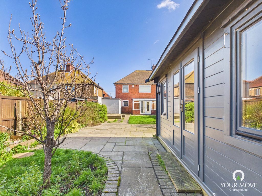 Property photo 2 of 14 Picture No. 07