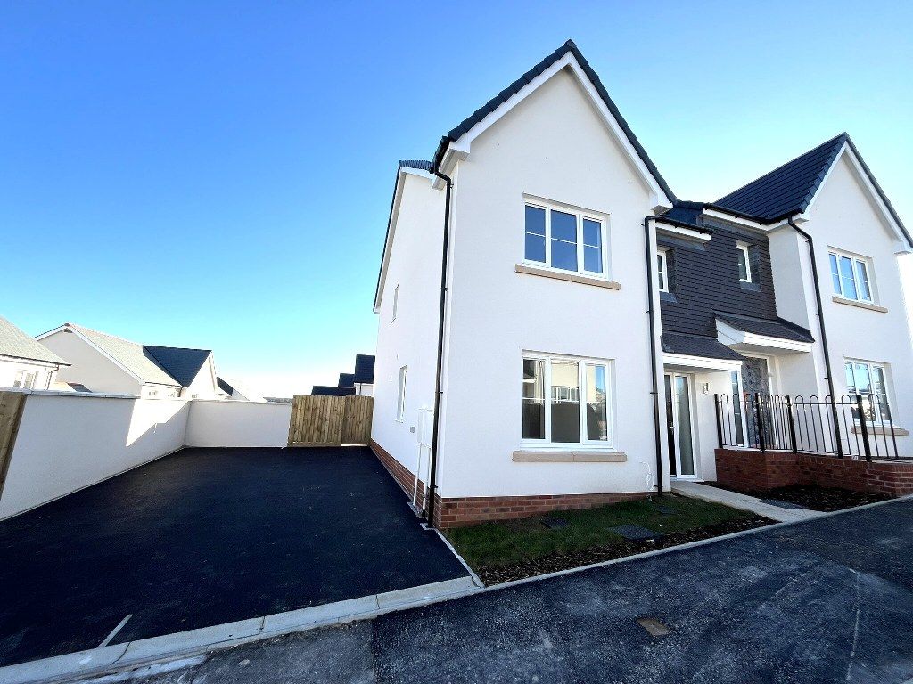 Property photo 1 of 11 Front View