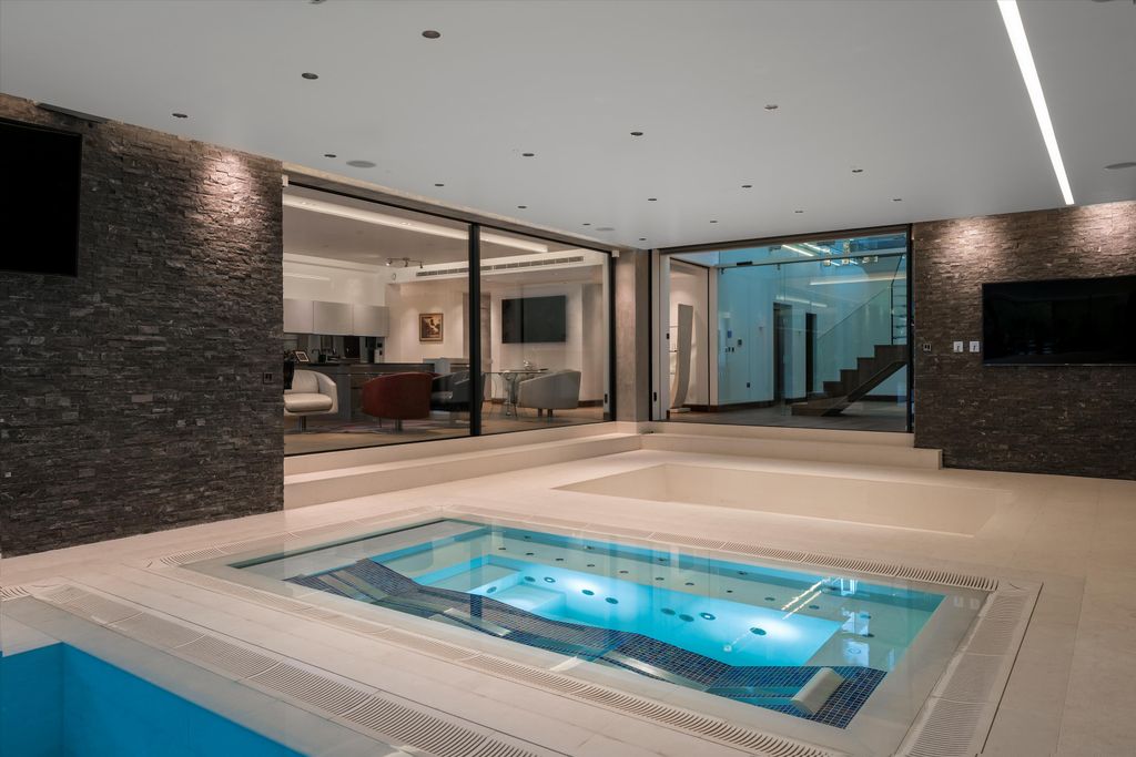 Additional image 14 of 7 bed detached house for saleThe Warren, Radlett, Hertfordshire WD7