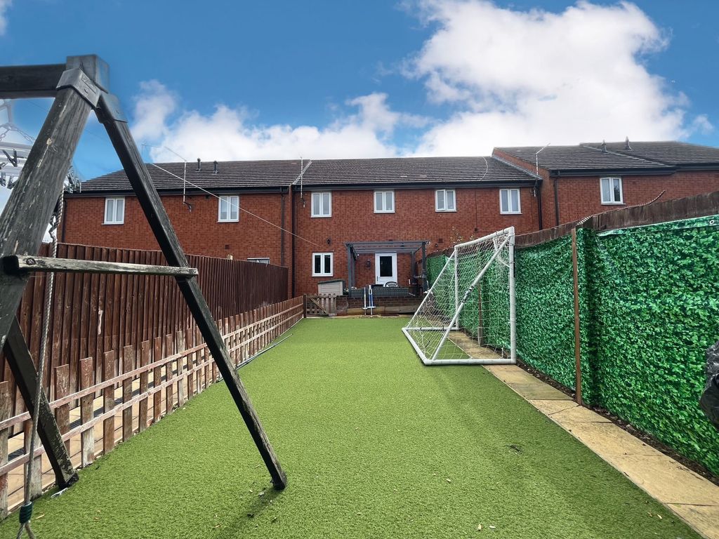 Property photo 2 of 13