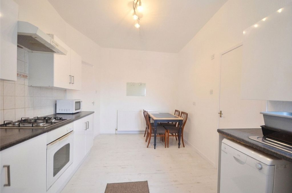 Property photo 3 of 12 Kitchen