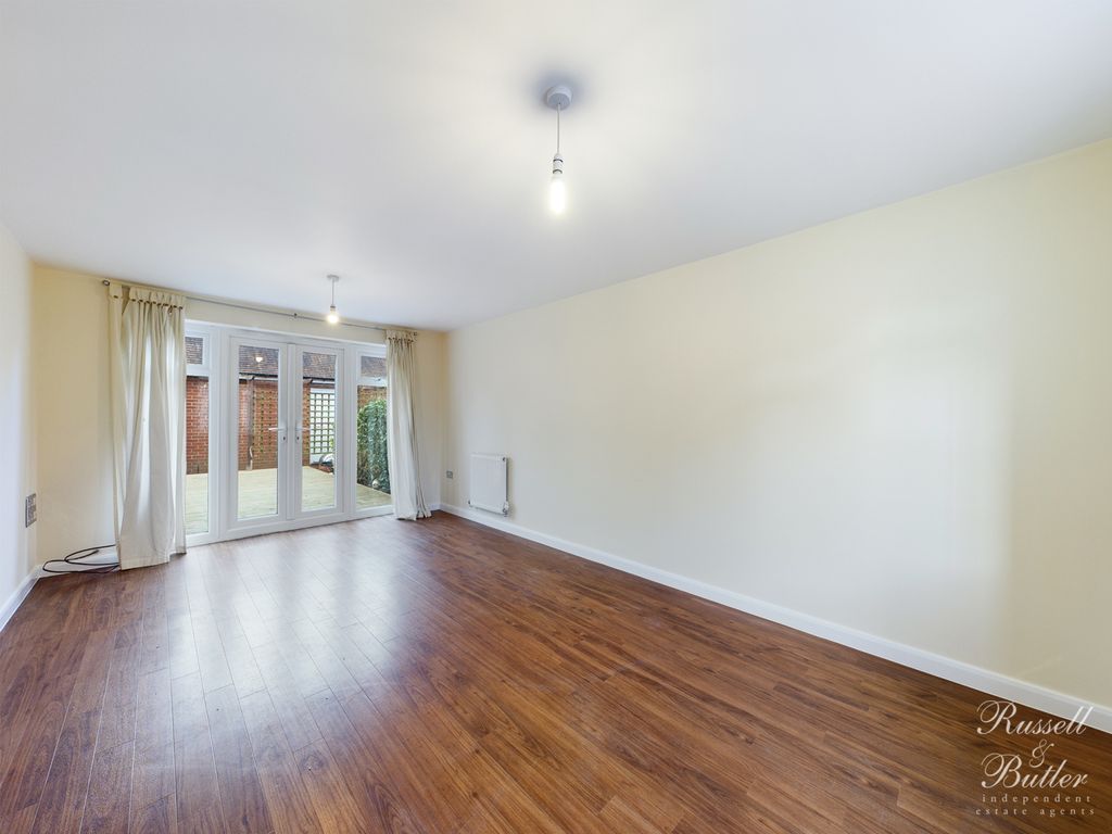 Property photo 2 of 12 Cam00829P1-Pr0056-Still01