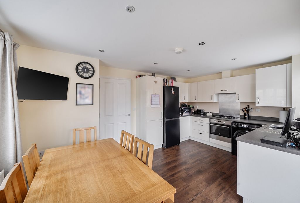 Property photo 3 of 26 1410450-22-698B31...