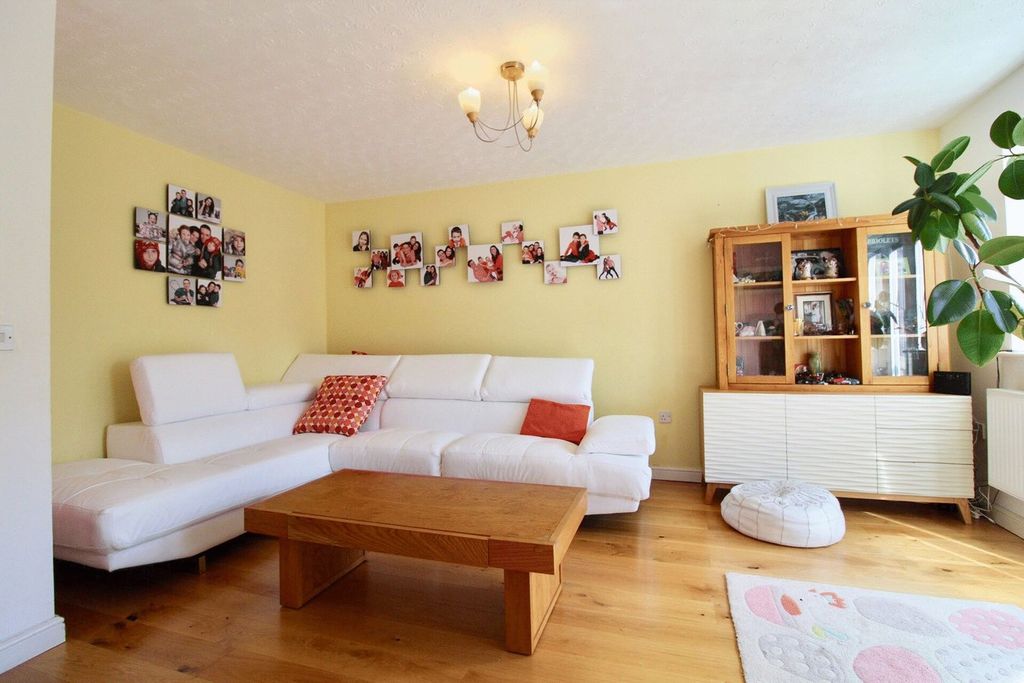 Property photo 3 of 23