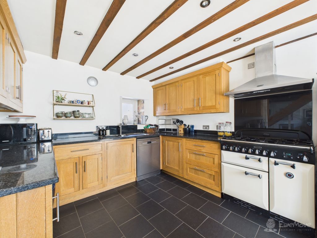 Property photo 3 of 26 Kitchen- Mark Stephens Ewemove Newmarket And Soham