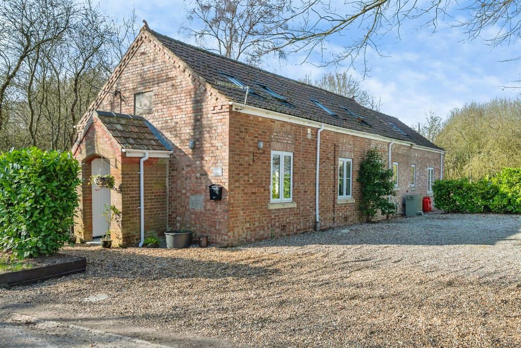 Property photo 1 of 23