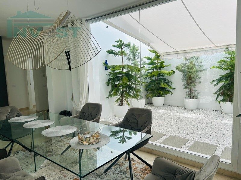 Property photo 1 of 32