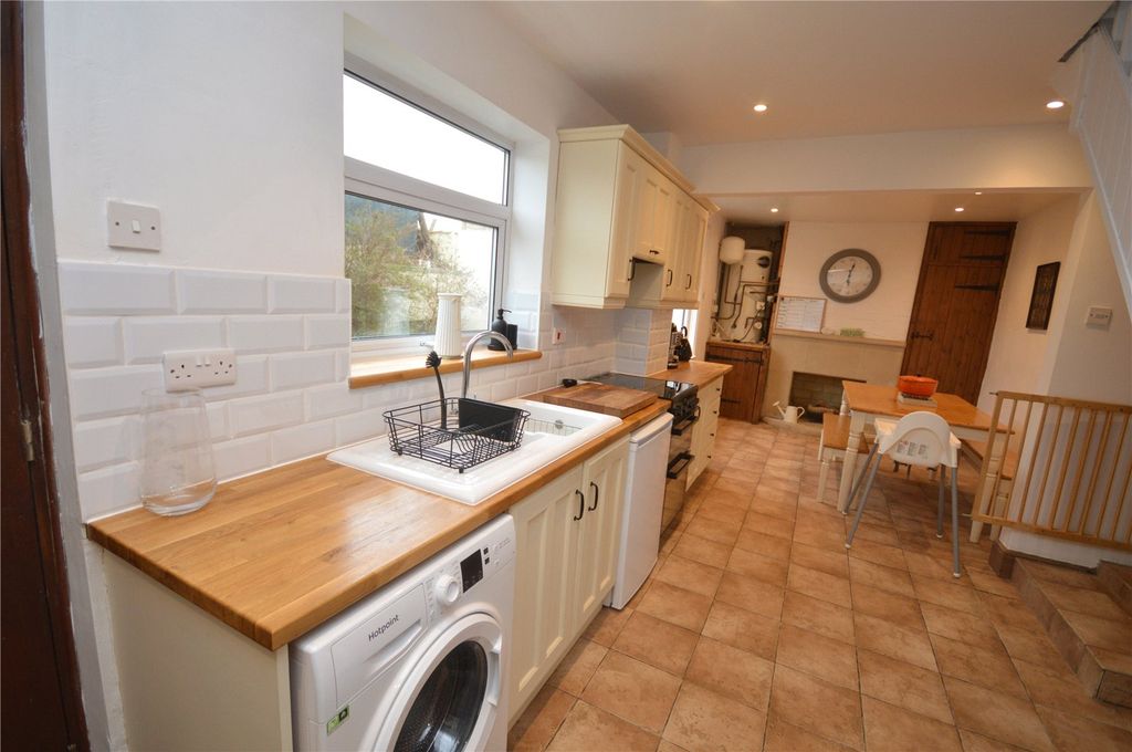 Property photo 3 of 18 Kitchen/Diner