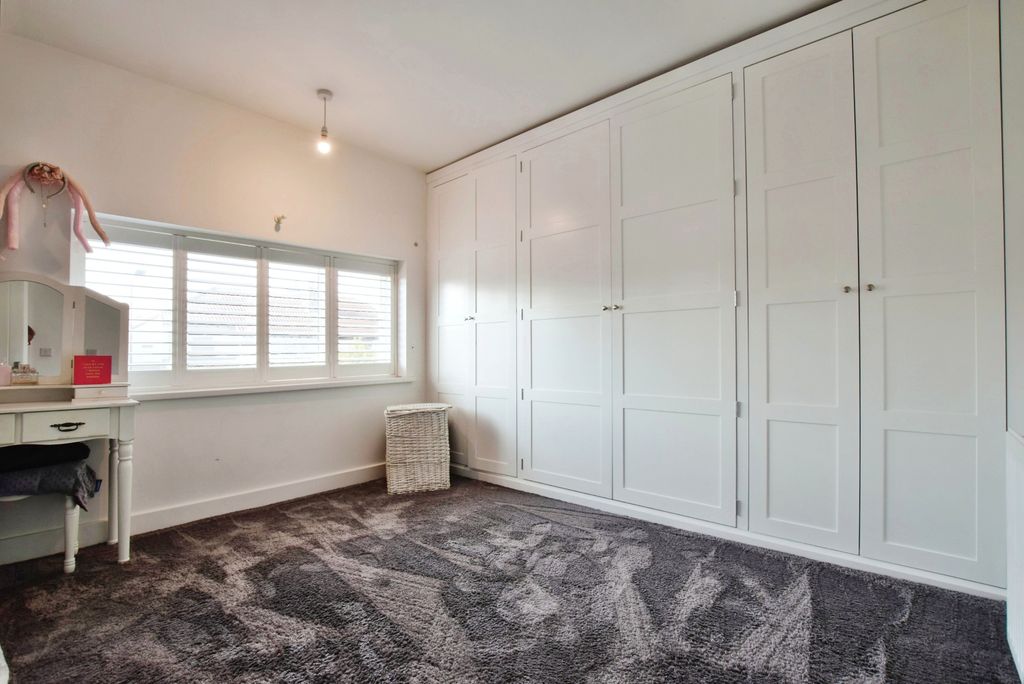 Property photo 3 of 17 Photography