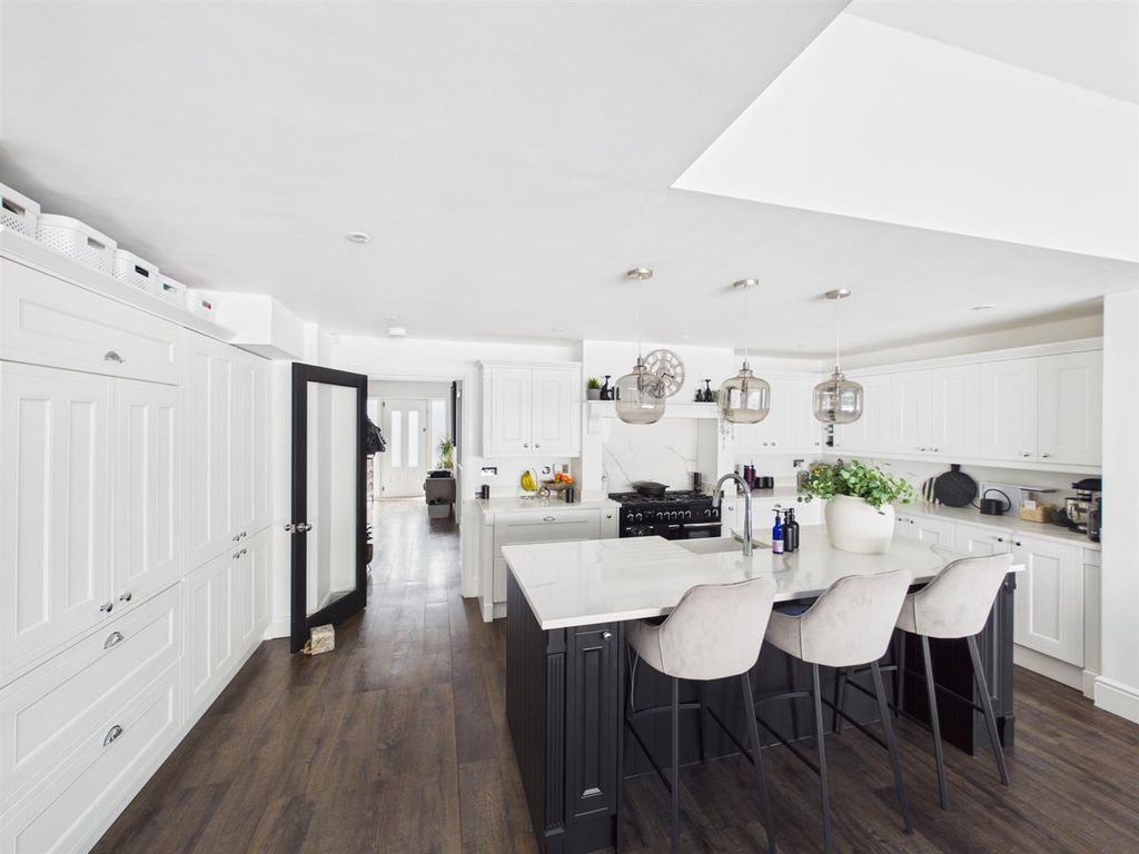 Additional image 9 of 5 bed detached house for saleMead Way, Coulsdon CR5
