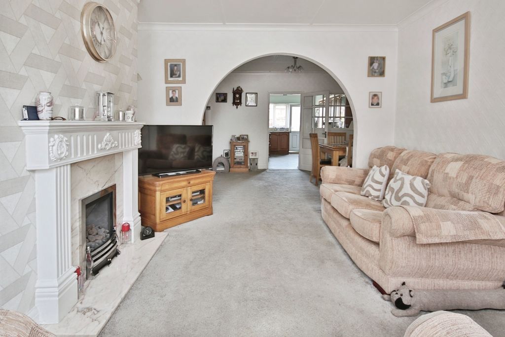 Property photo 3 of 10 4357916