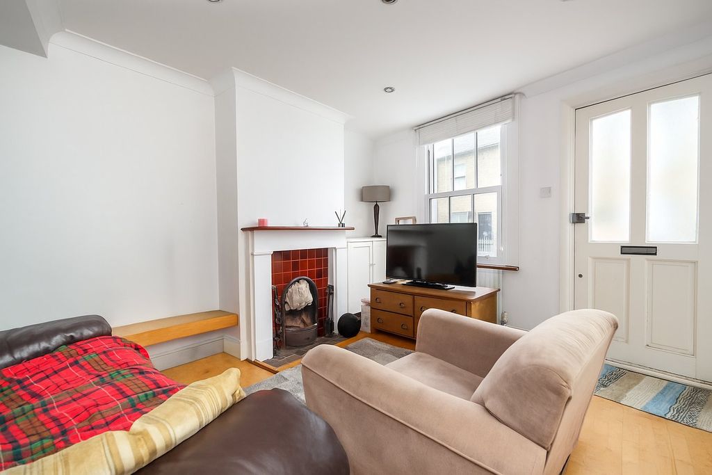 Property photo 3 of 10