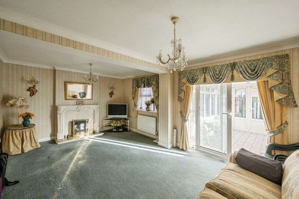 Property photo 3 of 15