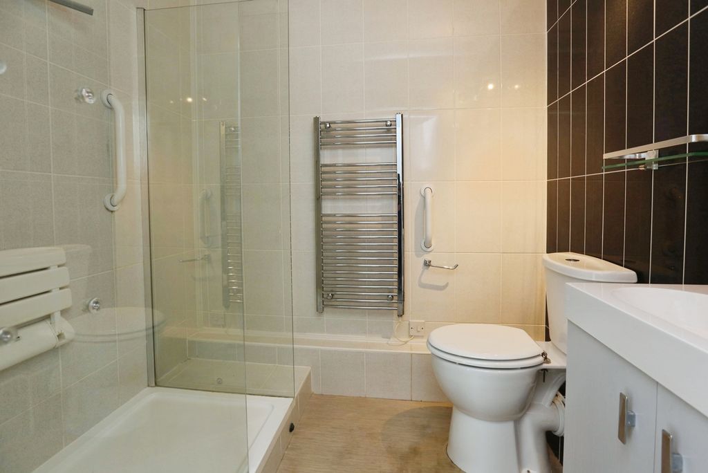 Property photo 3 of 20 Shower Room