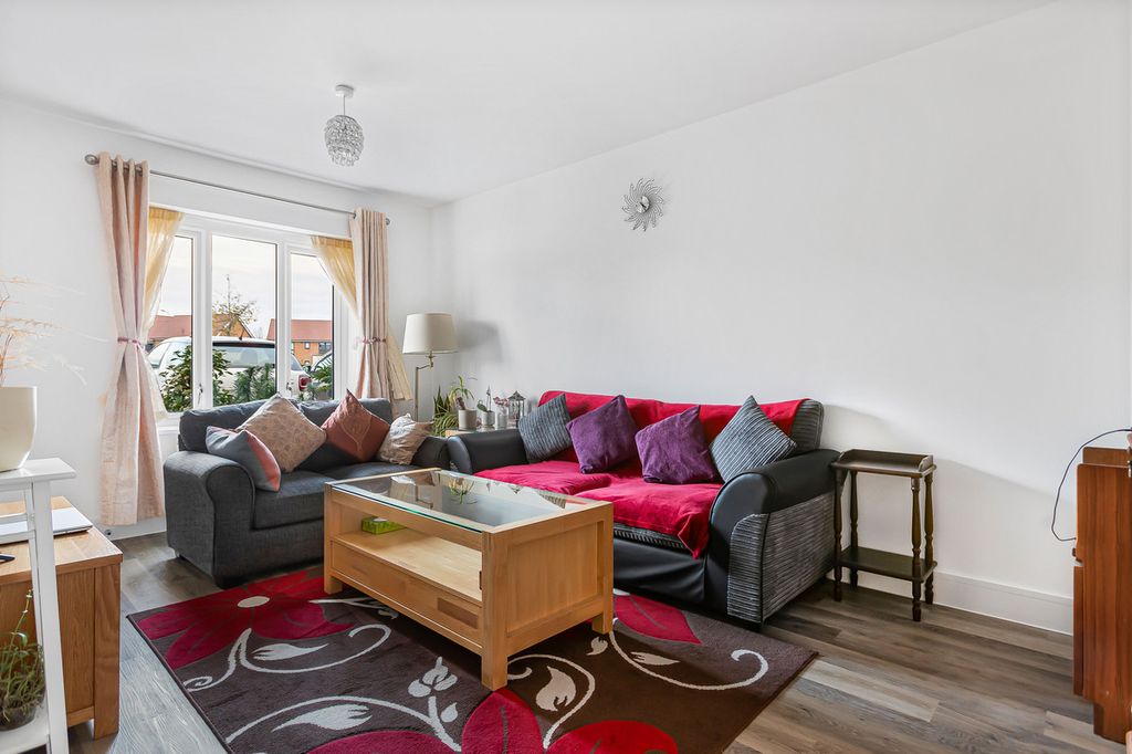 Property photo 3 of 19